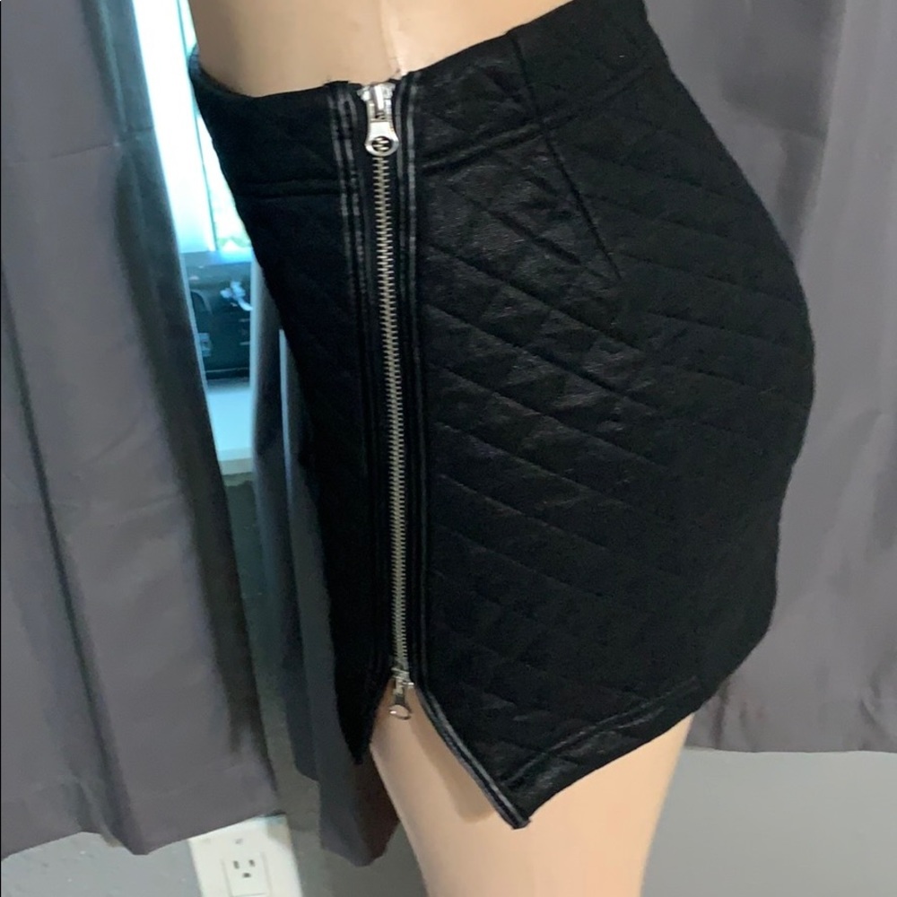Mini skirt - Picture 2 of 8